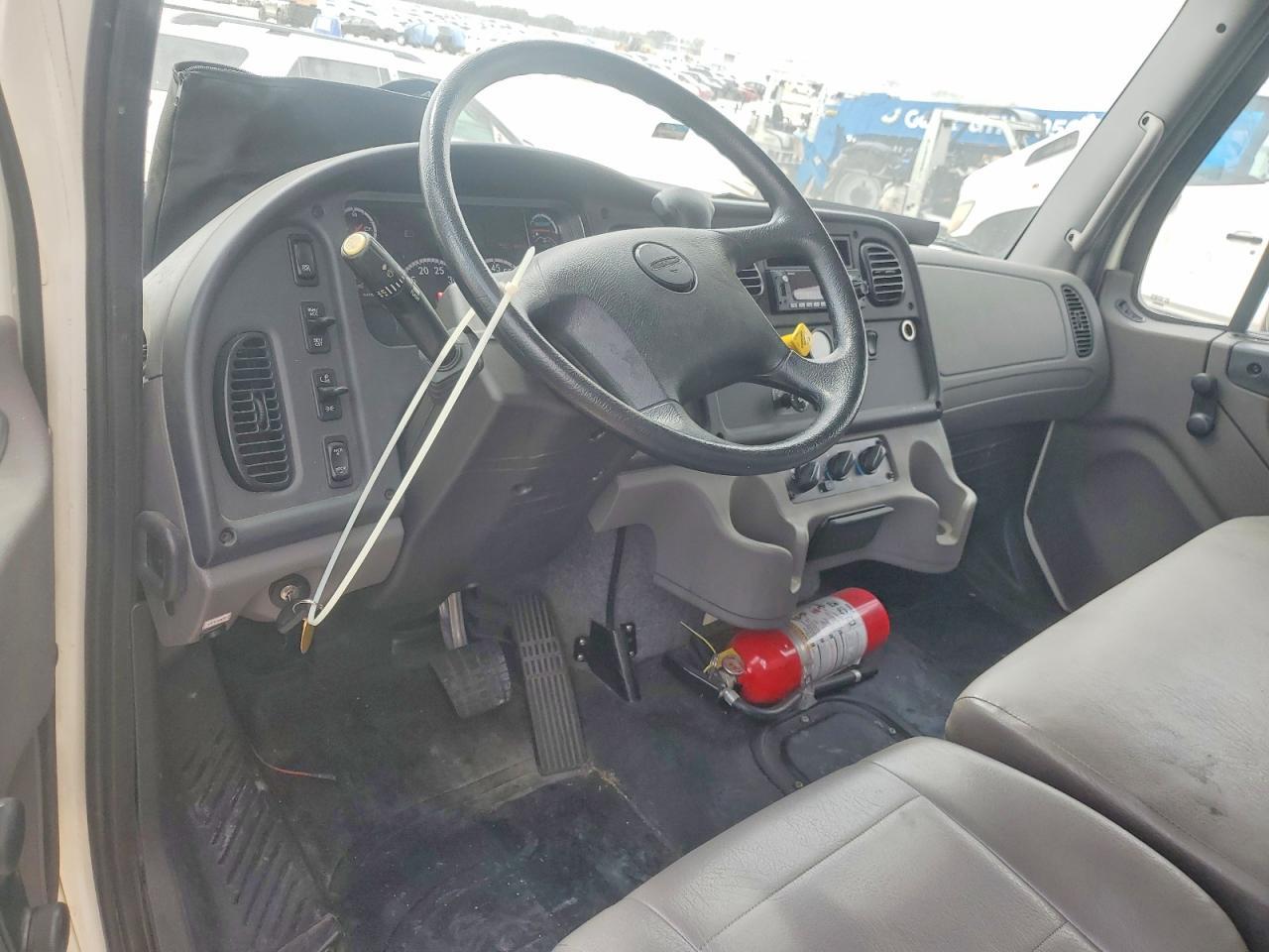 2023 Freightliner Business Class M2 BOX Truck