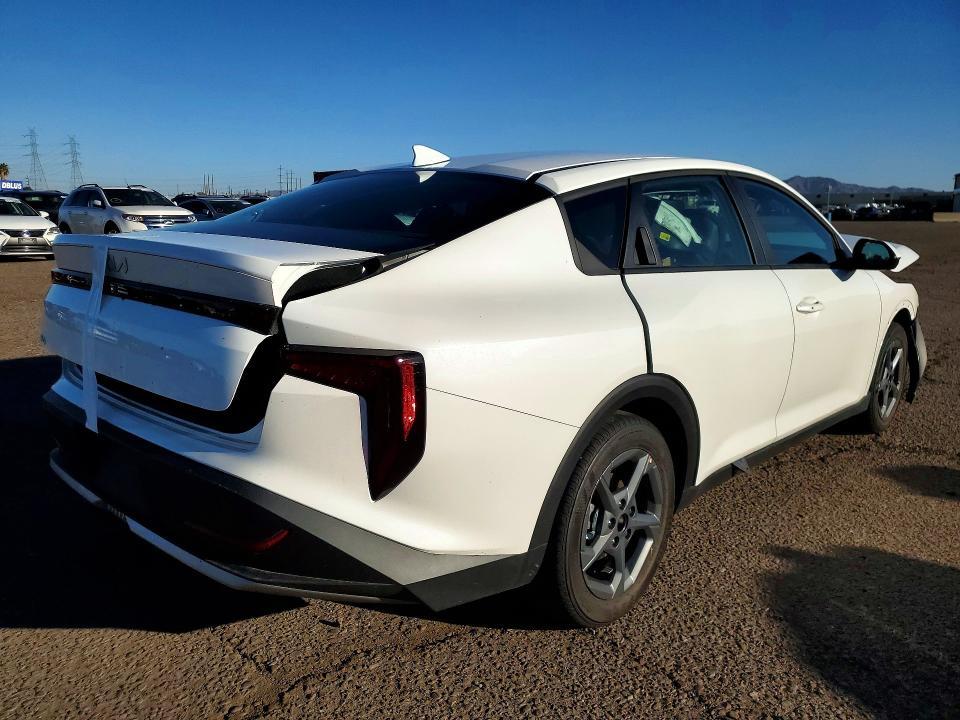 2026 KIA K4 lxs