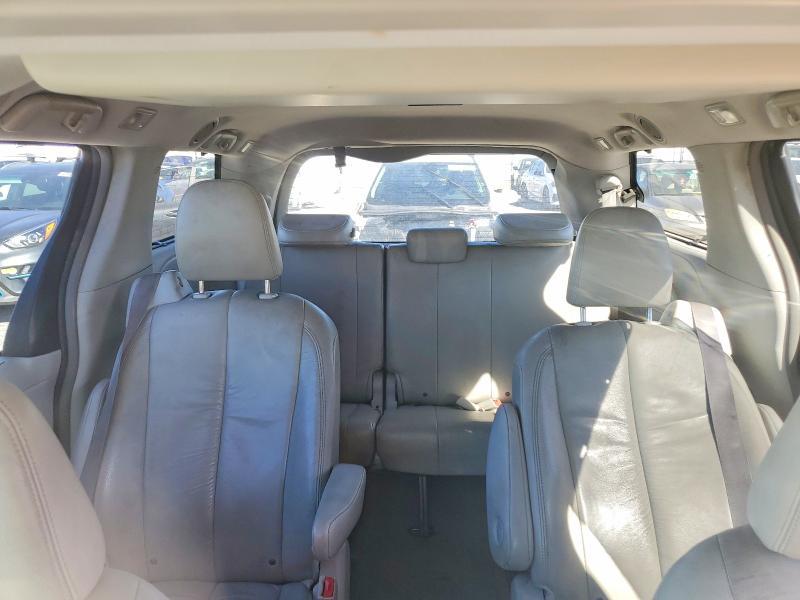 2011 Toyota Sienna xle 7-passenger