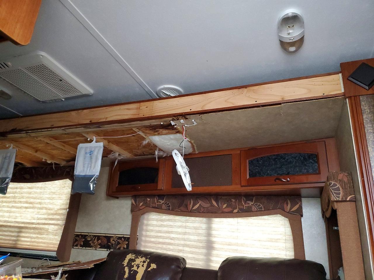 2013 Foresriver 2013 Forest River Avenger AVT28BHS Camper