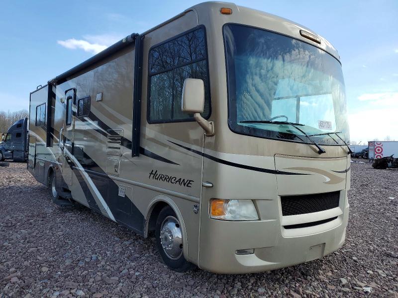 2011 Hurricane 2011 Ford RV