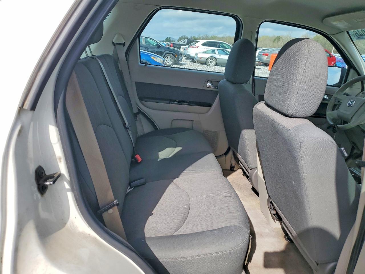 2010 Mazda Tribute i