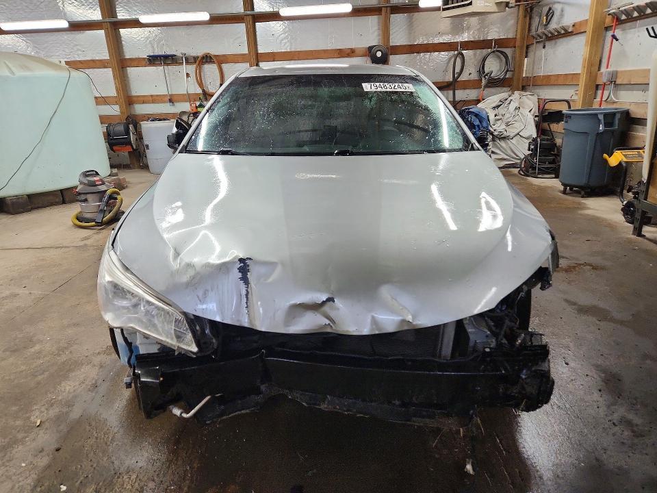 2016 Toyota Camry le