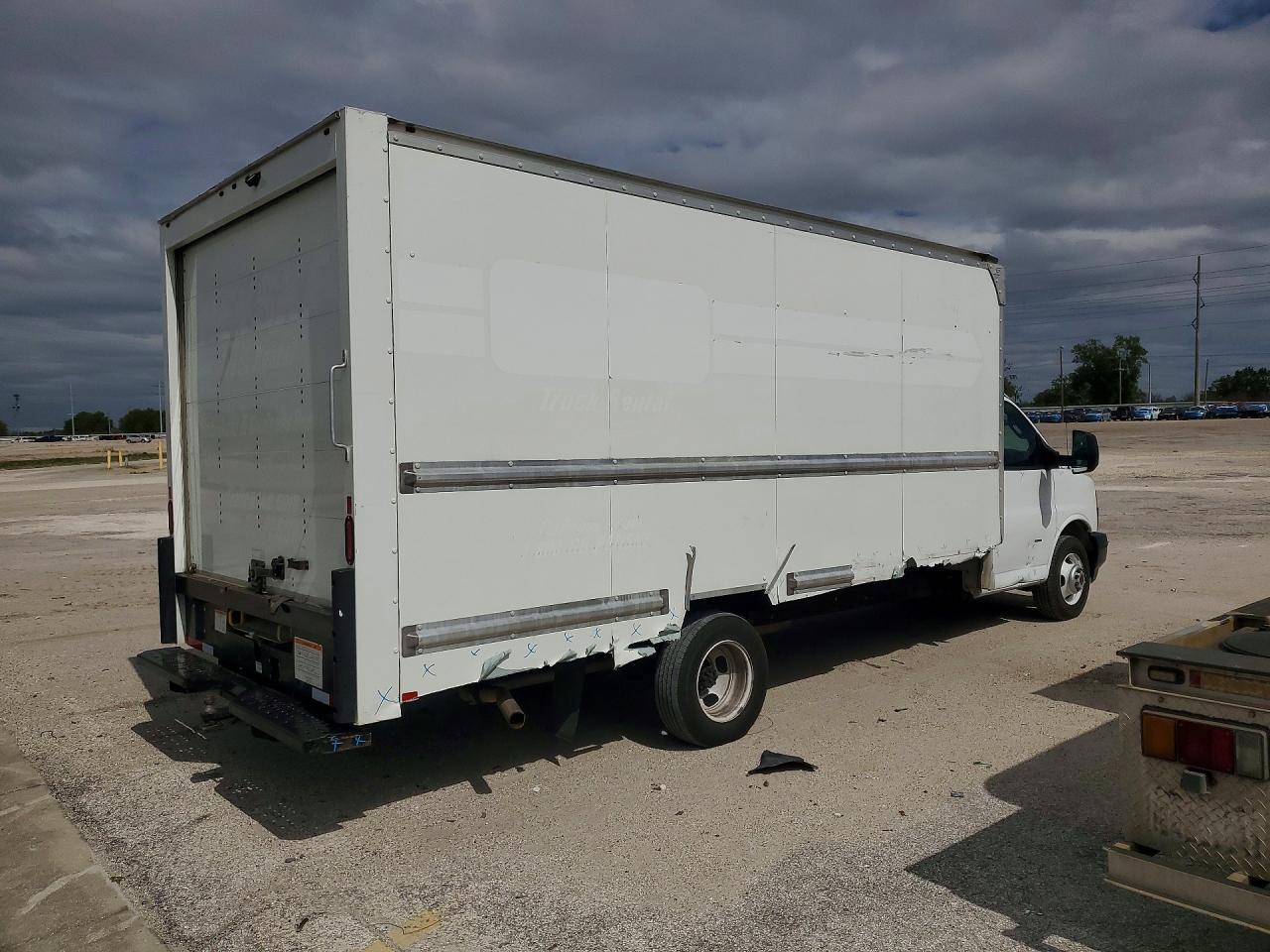 2022 GMC Savana BOX Truck