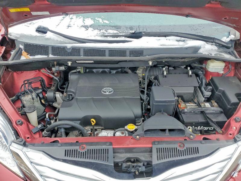 2013 Toyota Sienna Limited 7-passenger