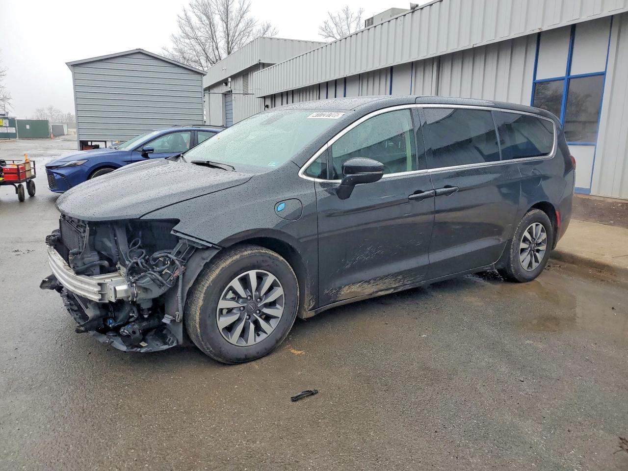 2022 Chrysler Pacifica Hybrid Touring l