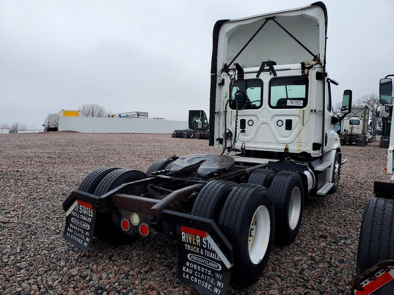 2016 Freightliner Cascadia 125 Semi Truck