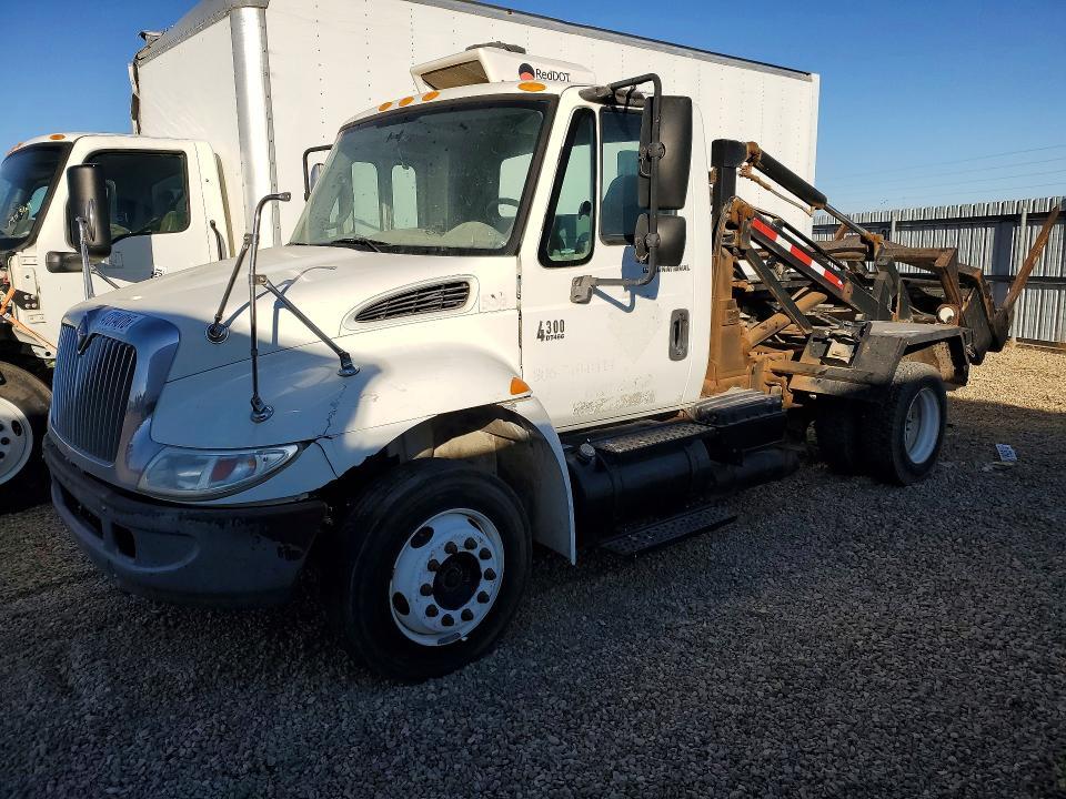 2004 International 4300 TOW Truck