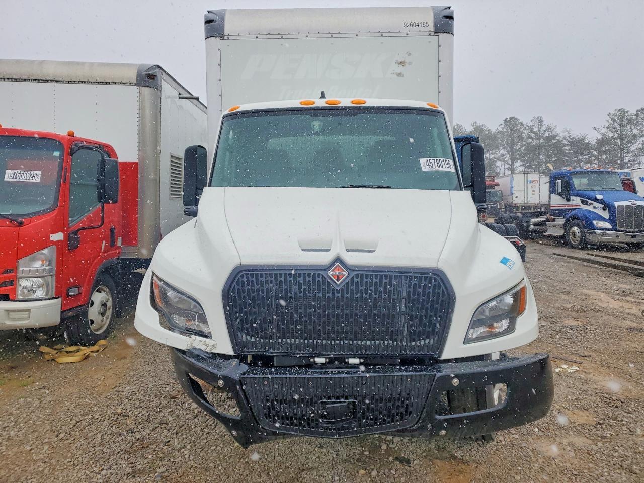 2023 International MV607 BOX Truck