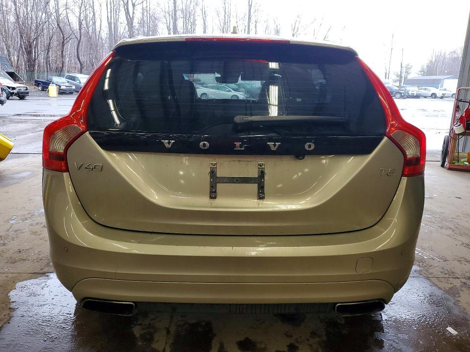 2015 Volvo V60 Premier