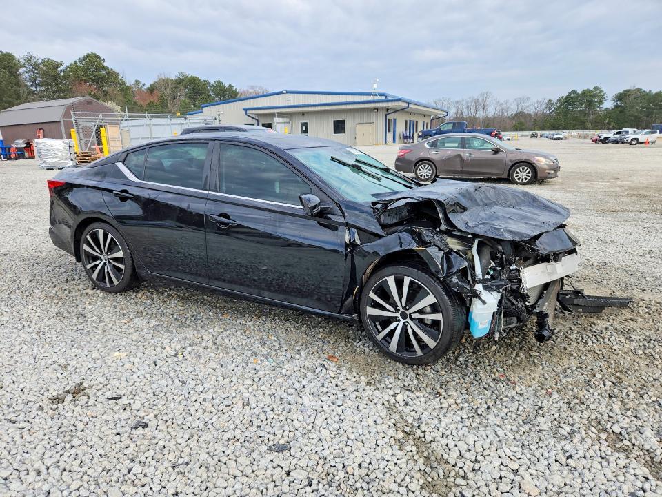 2022 Nissan Altima 2.0 sr