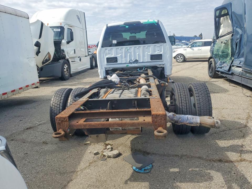 2017 Ford F550 Super Duty Truck Cab AND Chassis