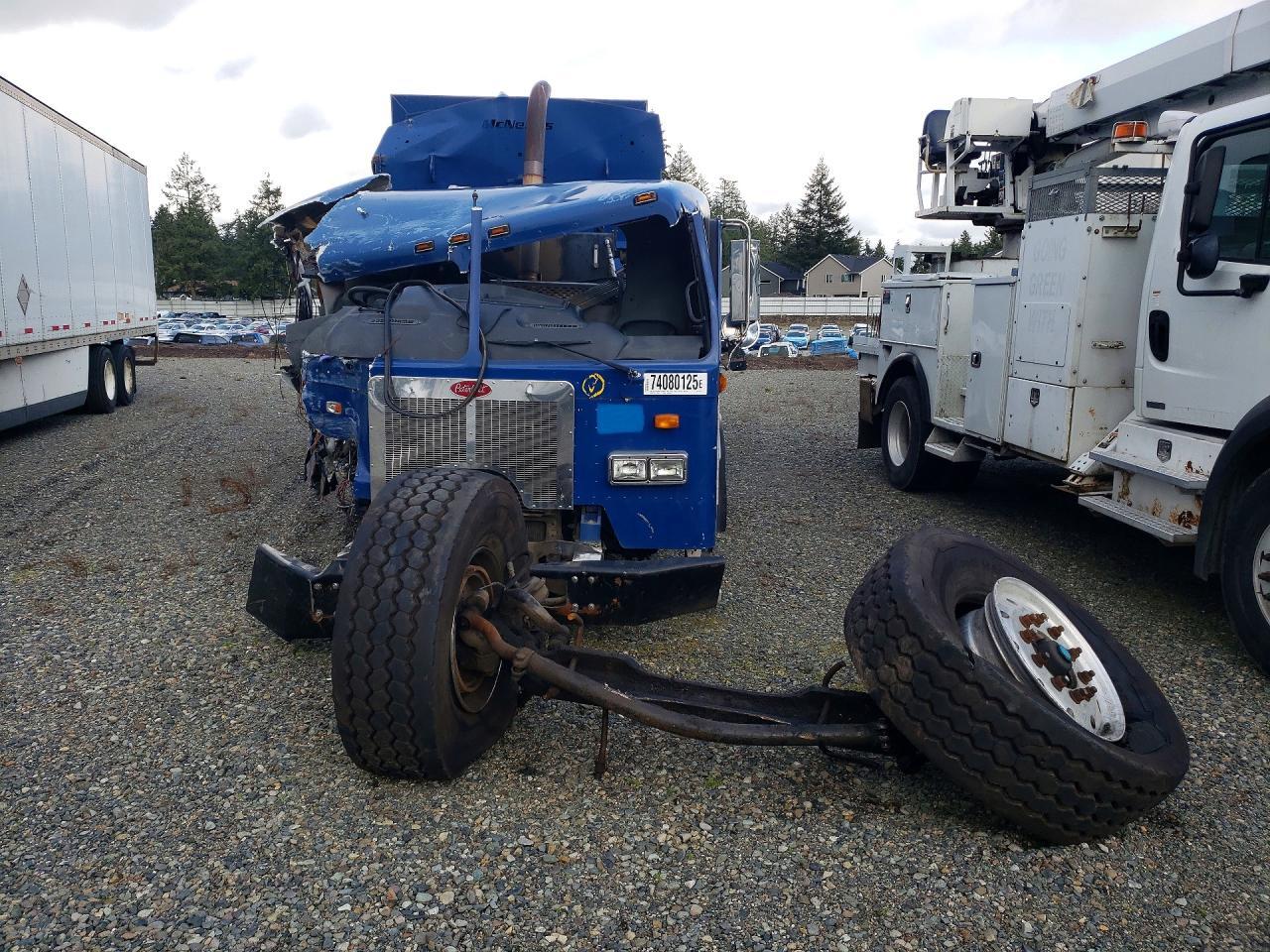 2011 Peterbilt 320