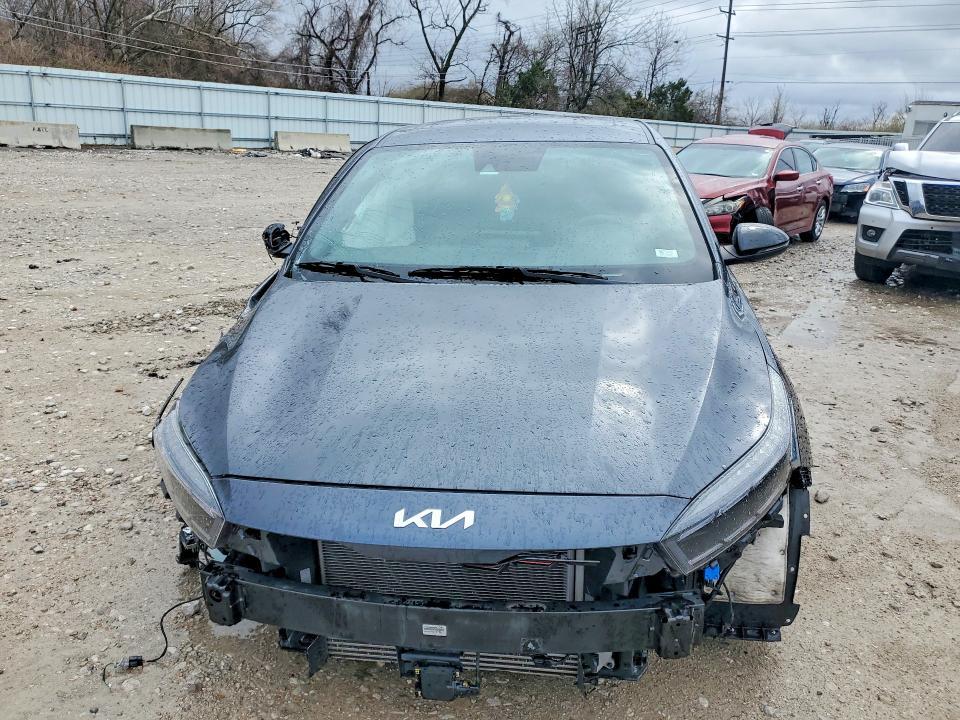 2023 KIA Forte gt
