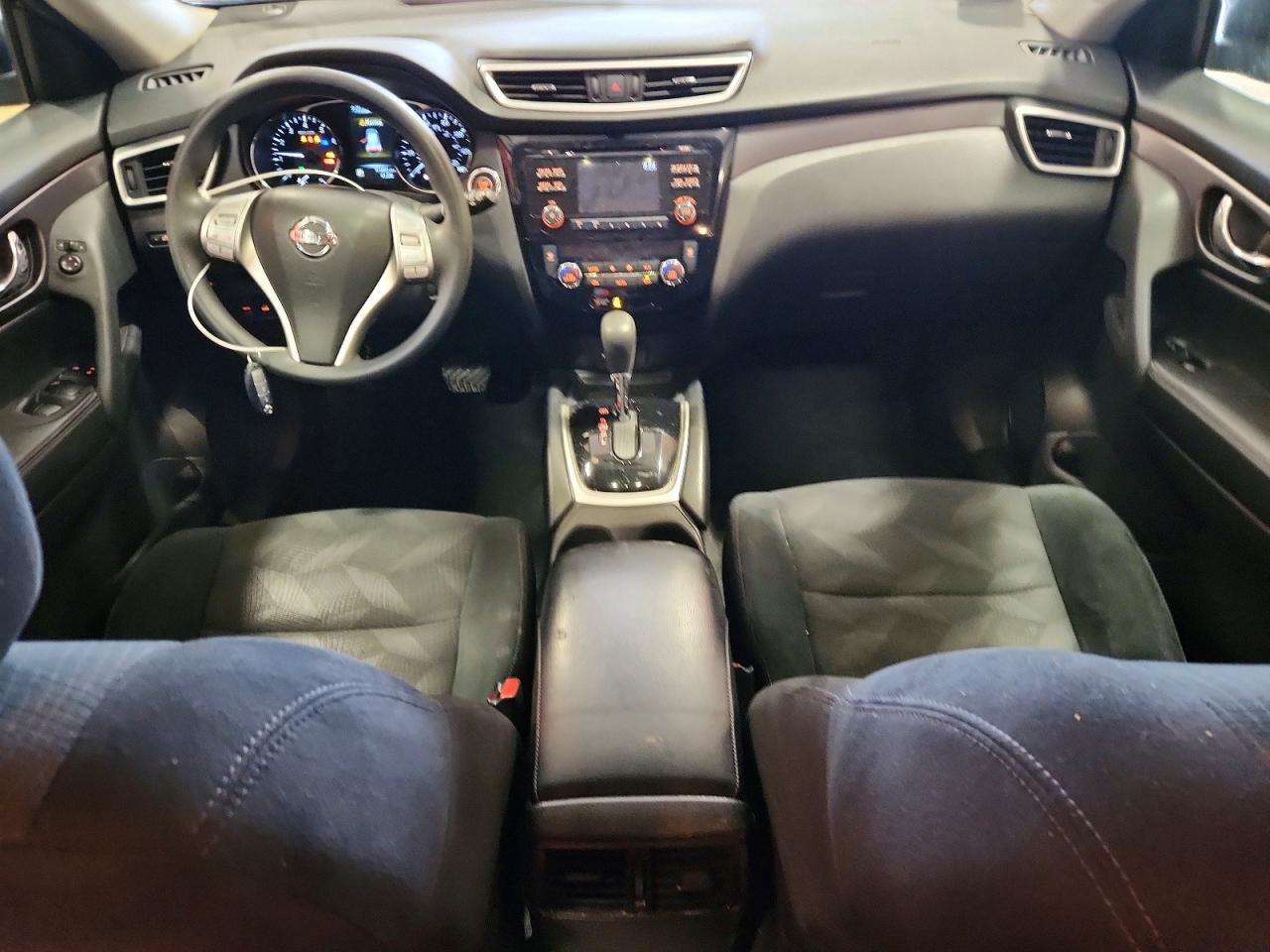 2016 Nissan Rogue sv