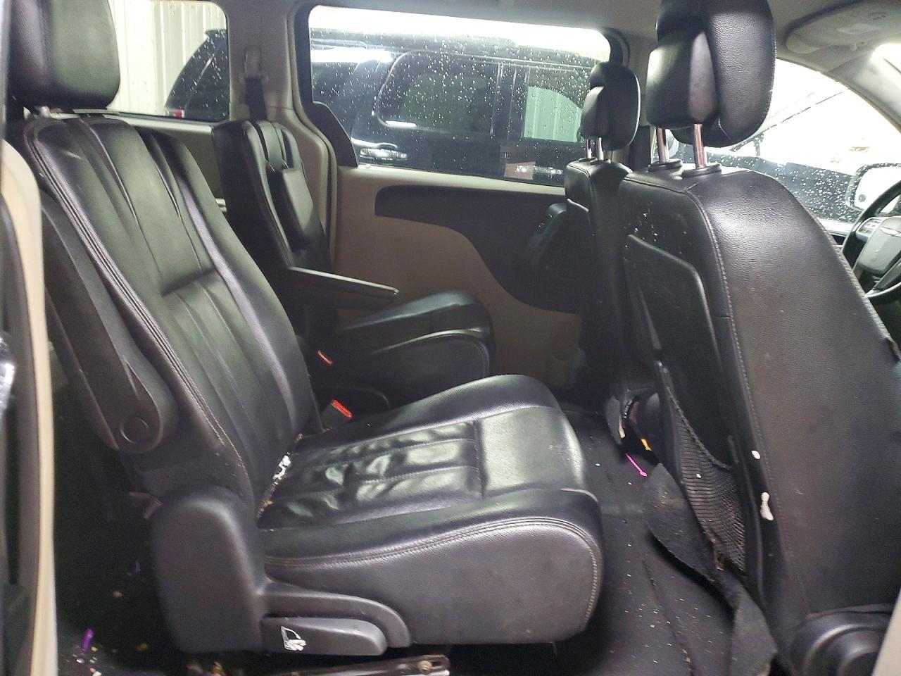 2014 Chrysler Town & Country Touring
