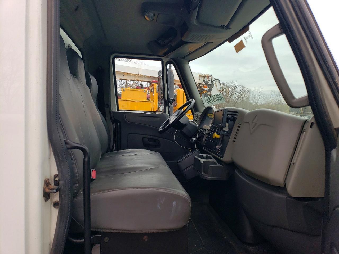 2015 International 4300 BOX Truck