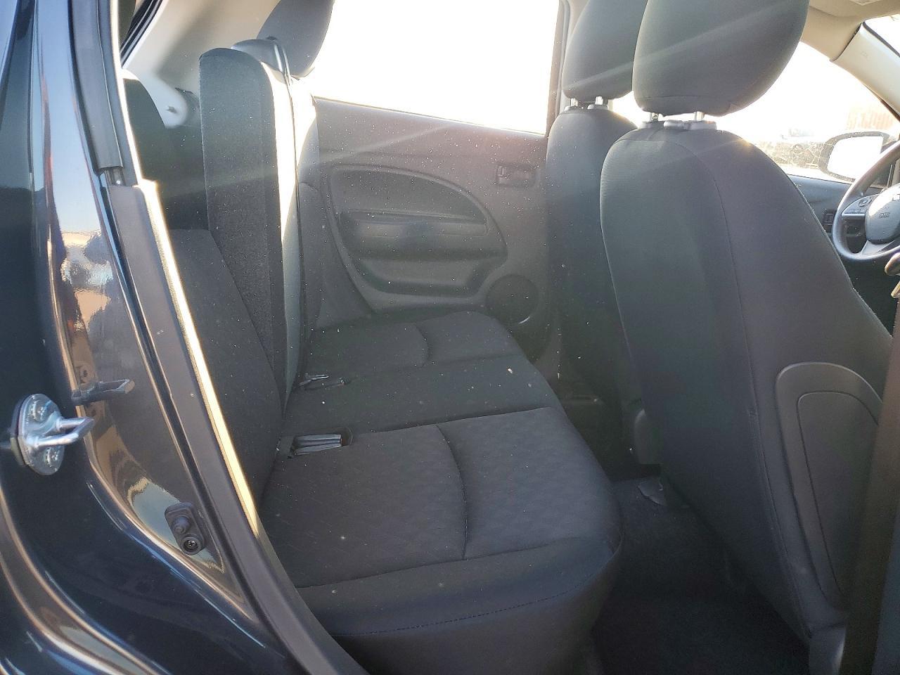 2024 Mitsubishi Mirage es