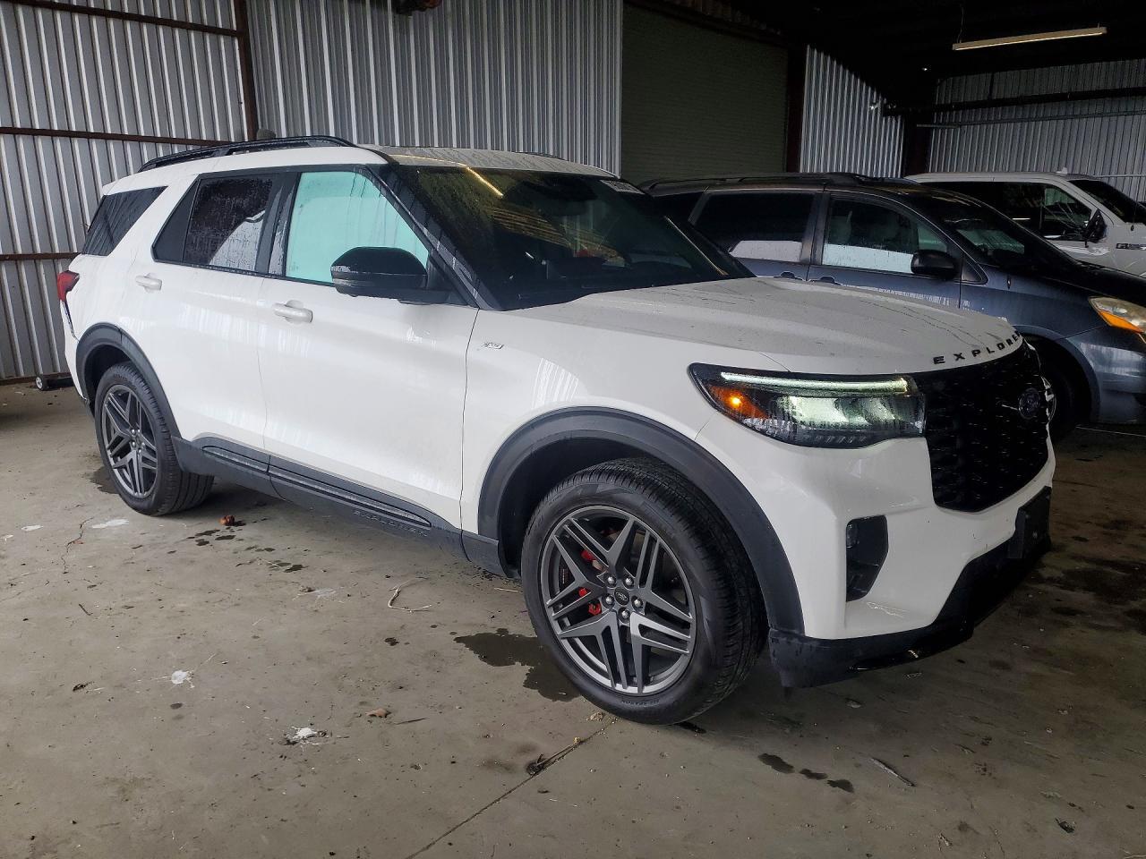 2025 Ford Explorer St-line