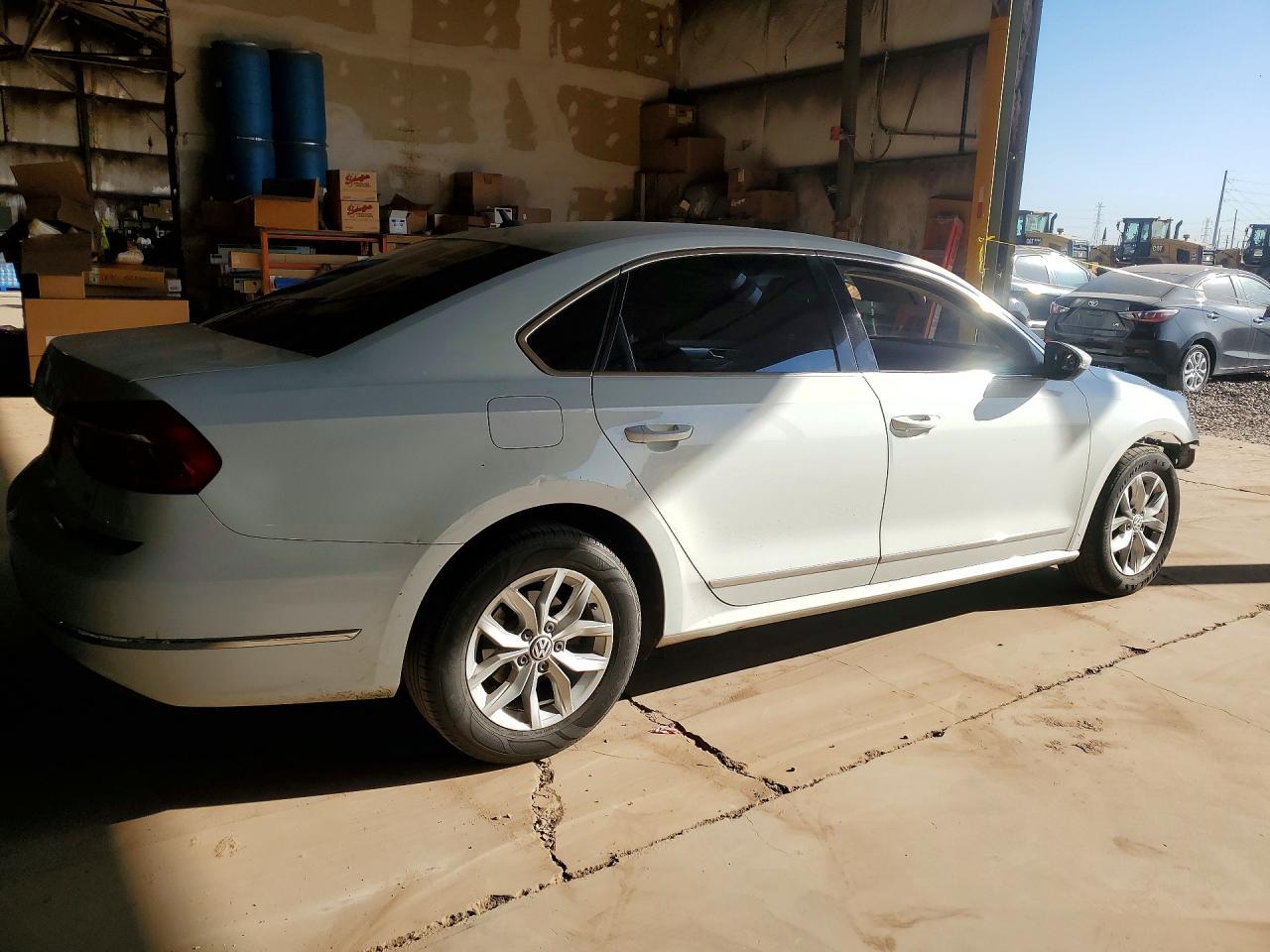 2016 Volkswagen Passat s