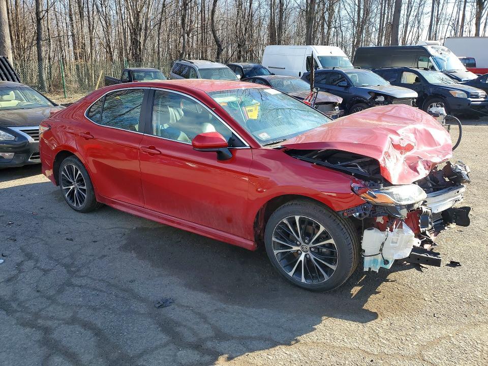 2020 Toyota Camry se