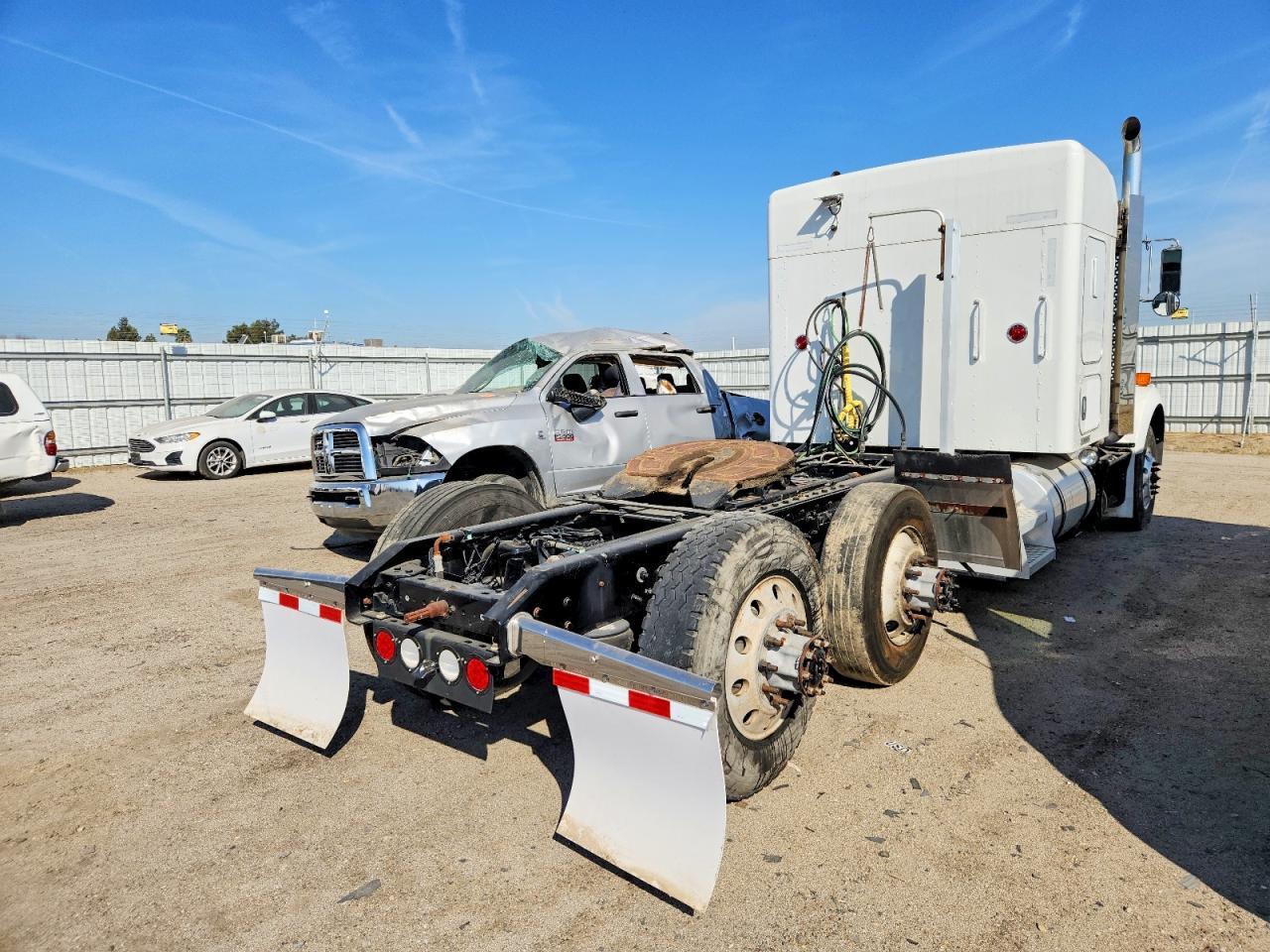 2015 Kenworth T800 Semi Truck