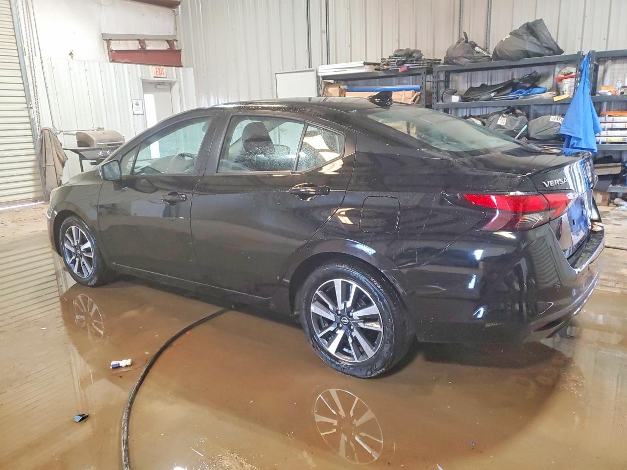 2025 Nissan Versa sv