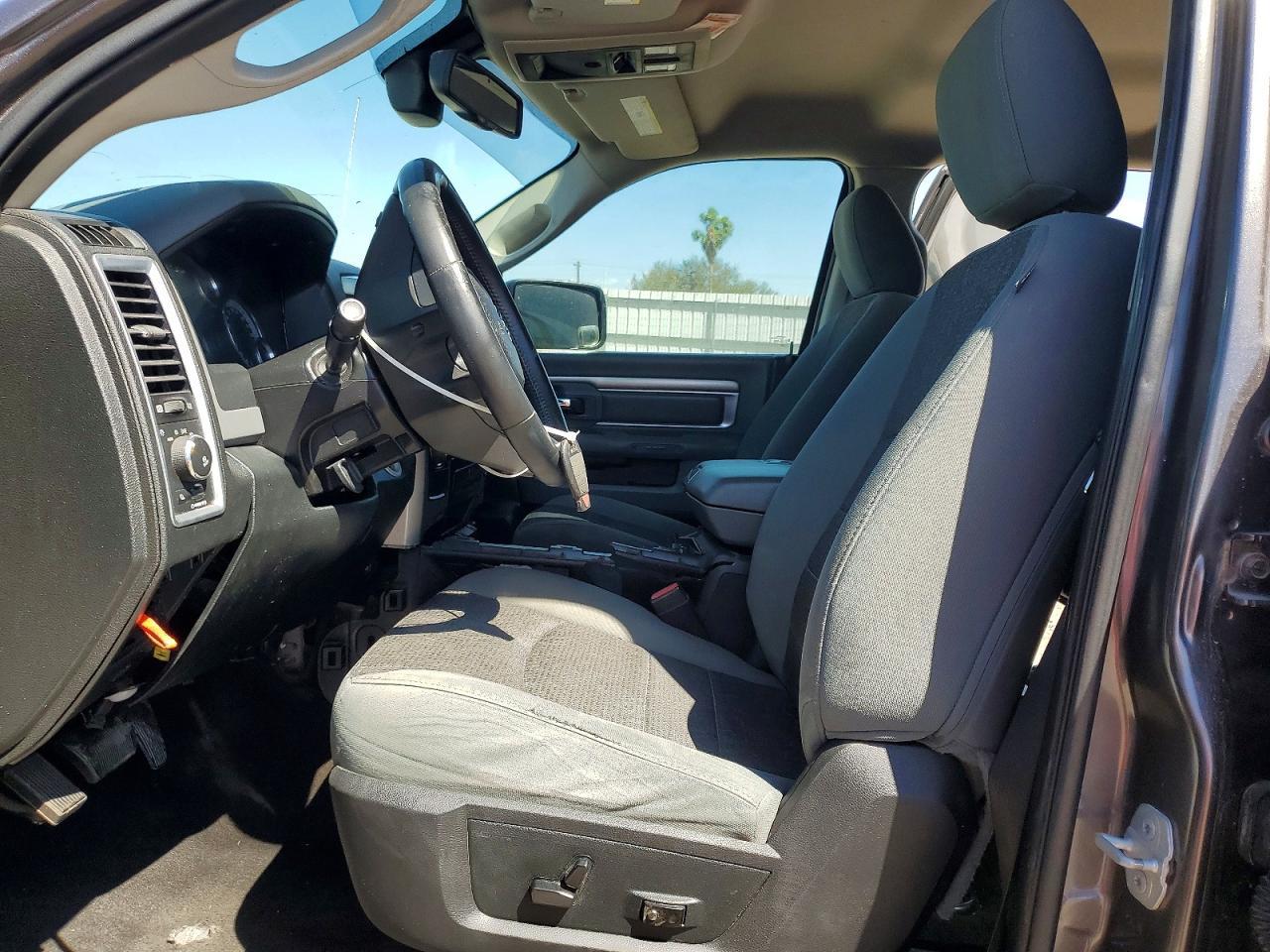 2015 Dodge RAM 1500 SLT