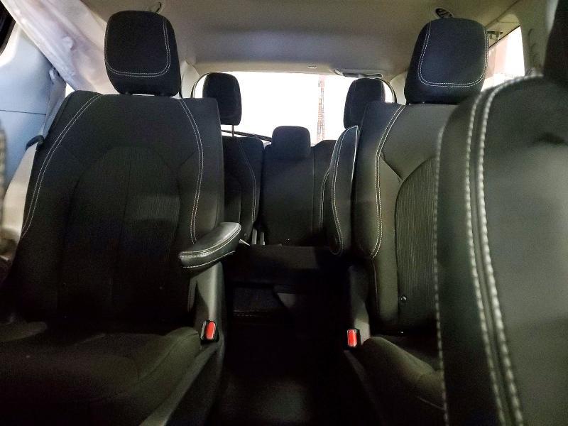 2020 Chrysler Voyager lx