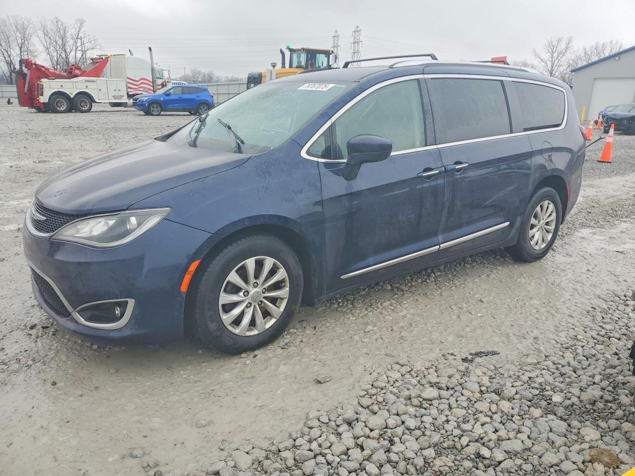 2019 Chrysler Pacifica Touring l