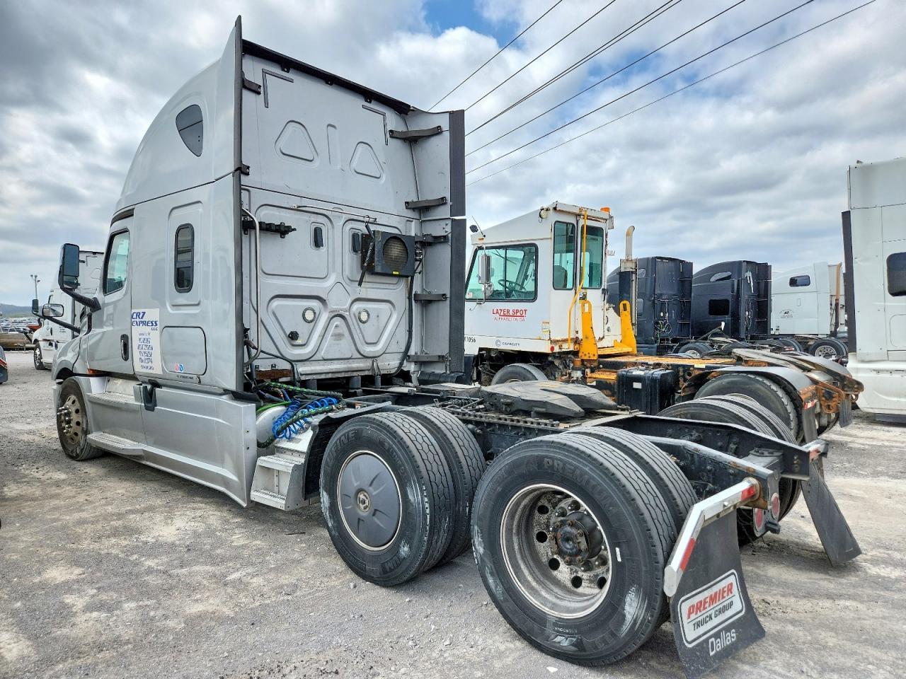 2020 Freigliner 2020 Freightliner Cascadia 126 Semi Truck