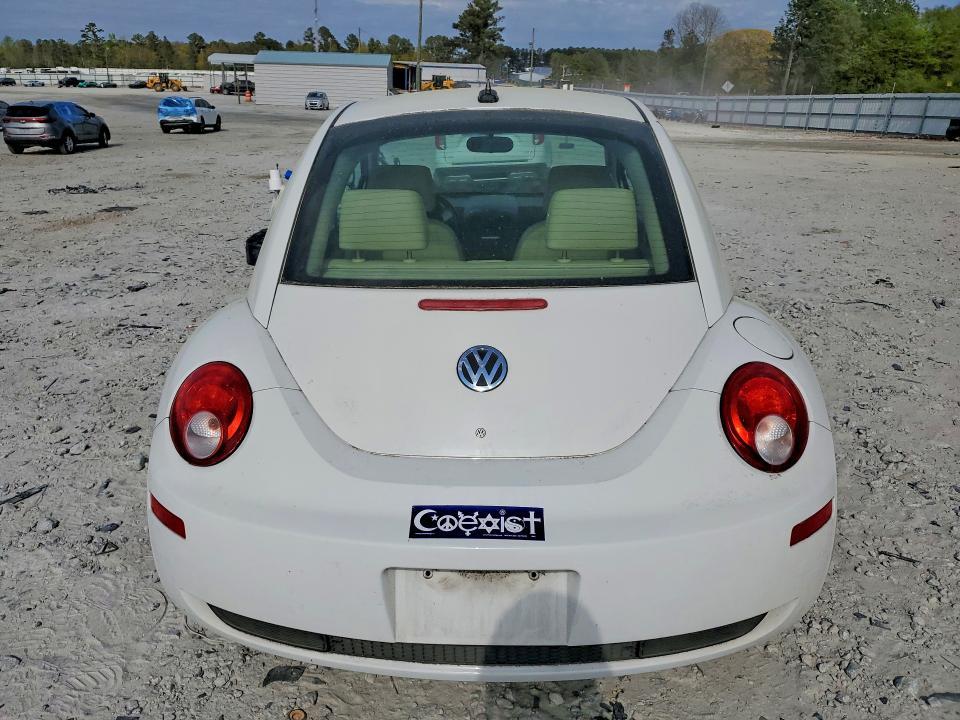 2010 Volkswagen New Beetle