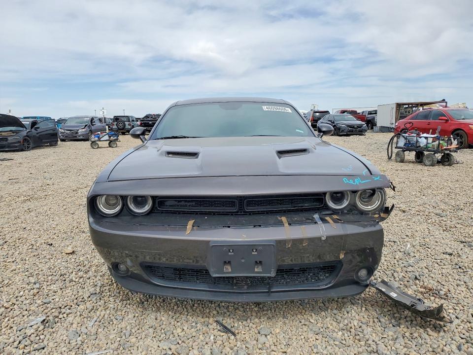 2022 Dodge Challenger sxt