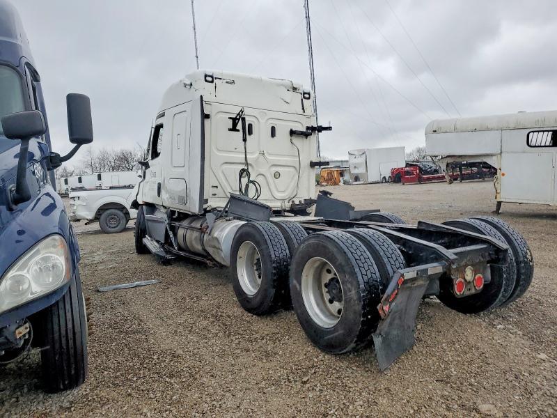 2021 Freightliner Cascadia 116 Semi Truck