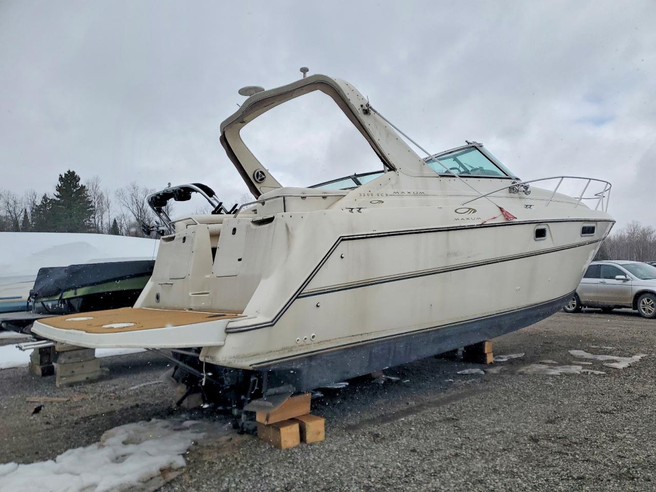 1996 Maxum Boat