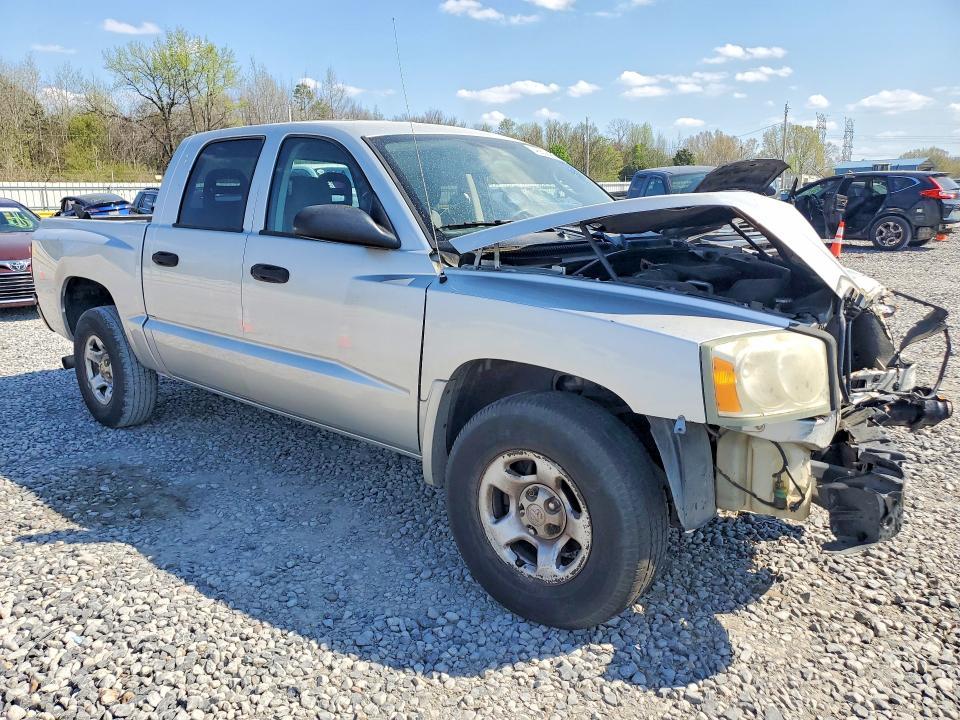 2005 Dodge Dakota Quattro