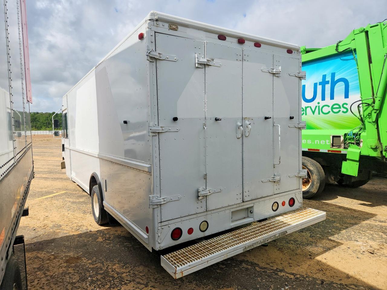 2004 Ford E450 Delivery Truck
