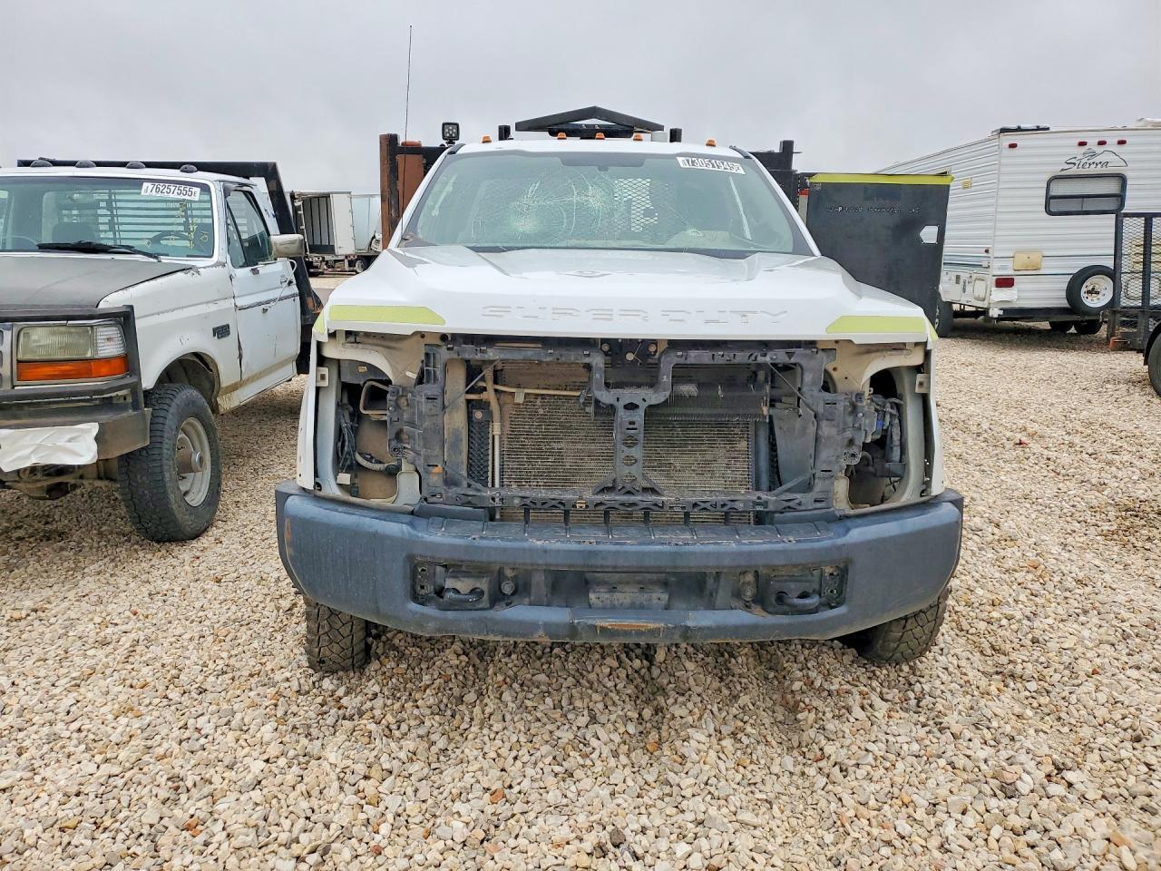 2018 Ford F550 Super Duty Flatbed Truck