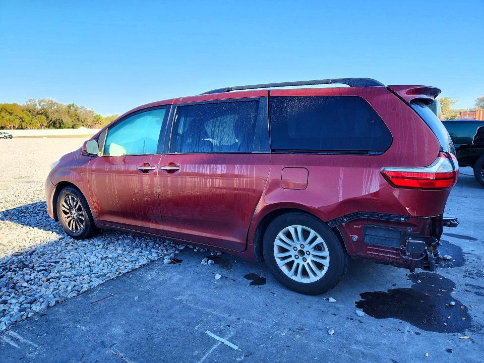 2016 Toyota Sienna xle 8-passenger