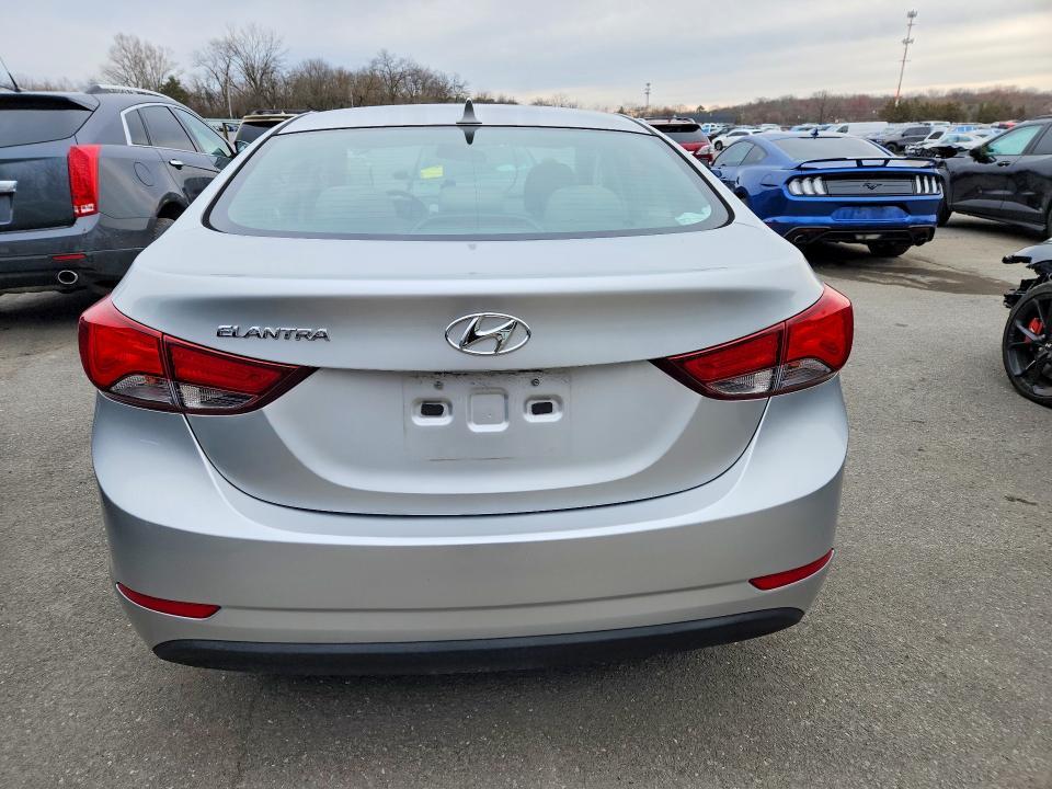 2015 Hyundai Elantra se