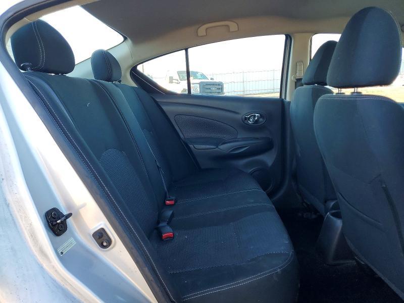 2018 Nissan Versa sv