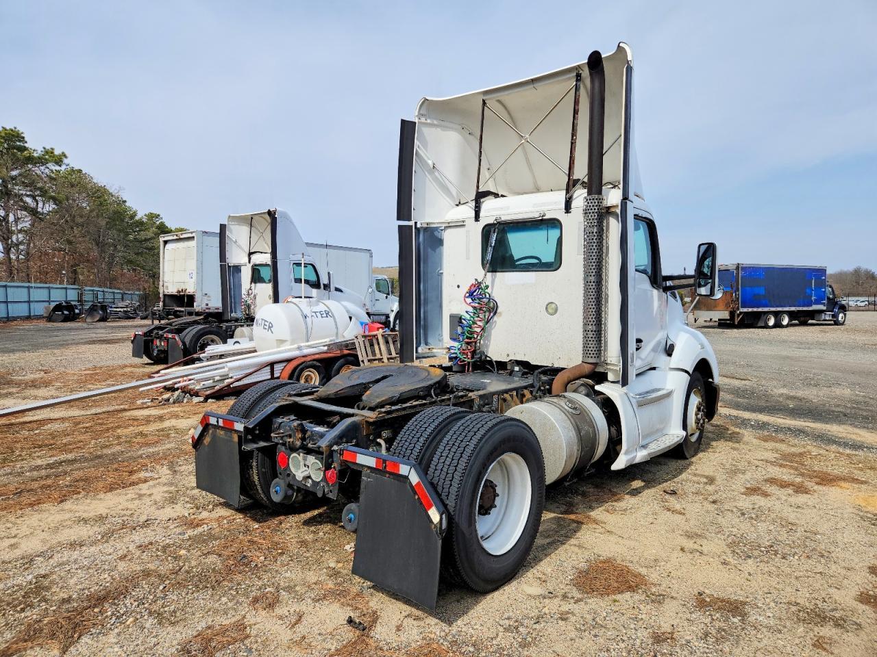 2014 Kenworth T680 Semi Truck