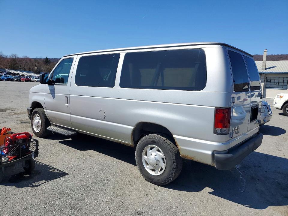 2013 Ford Econoline E350 Super Duty Wagon