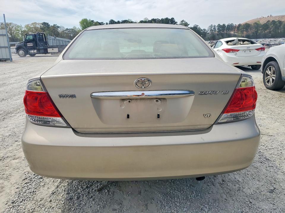 2005 Toyota Camry xle V6