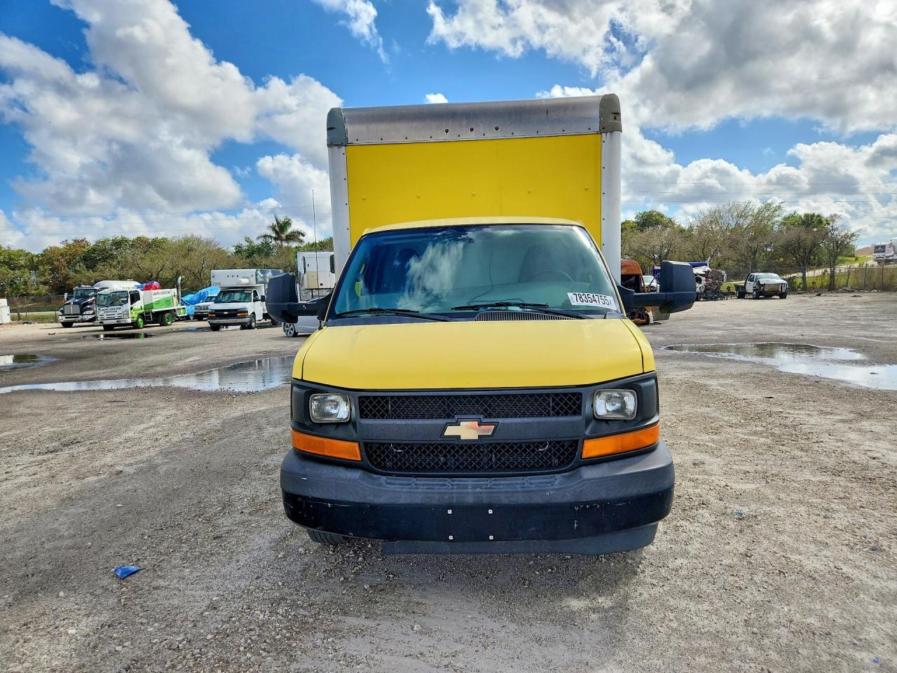 2017 Chevrolet Express BOX Truck