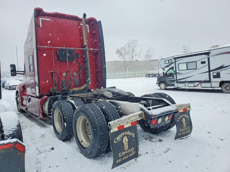 2016 Kenworth T680 Semi Truck