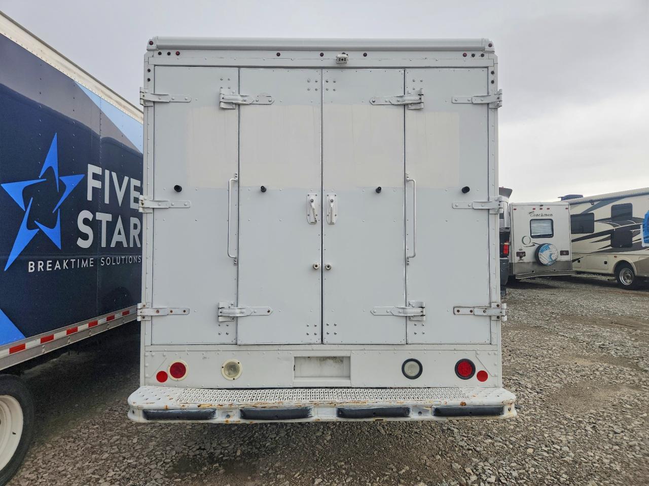 2015 Ford Commercial Chassis Delivery Truck