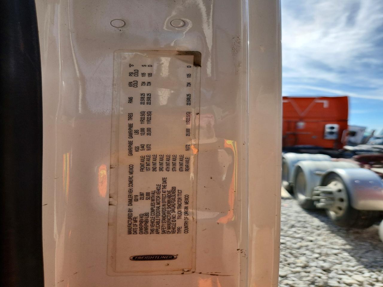 2020 Freigliner 2020 Freightliner Cascadia 126 Semi Truck