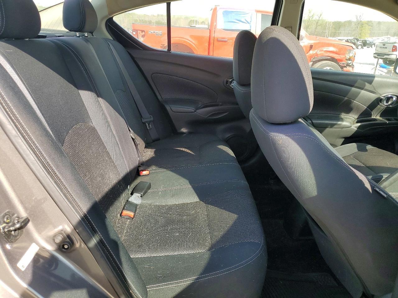 2017 Nissan Versa 1.6 sv