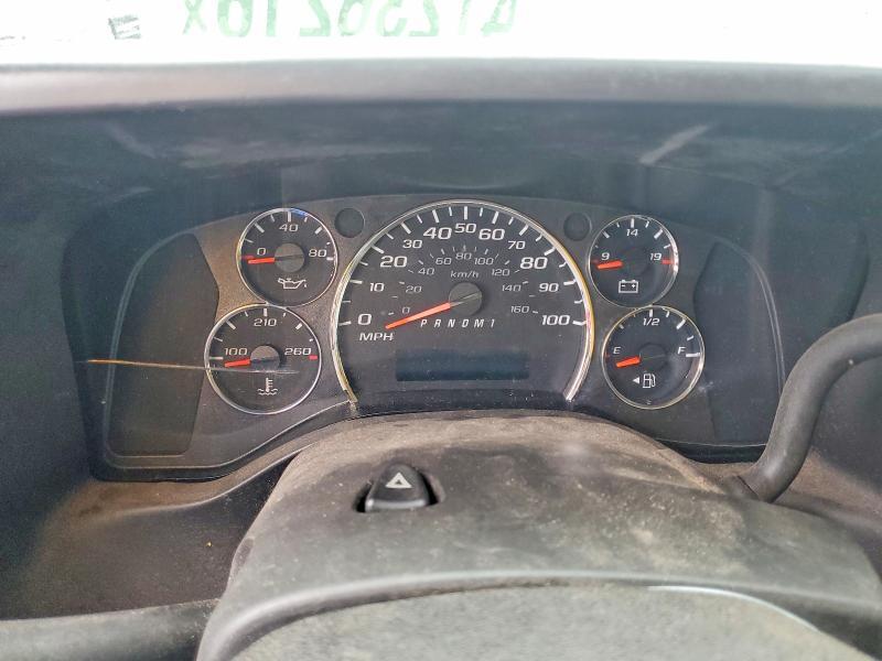 2016 GMC Savana box Truck